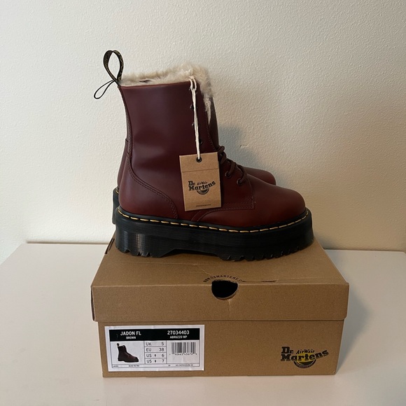 Dr Martens JADON FAUX FUR LINED PLATFORM BOOTS- NO BOX - Picture 6 of 11